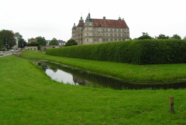 Zur&uuml;ck